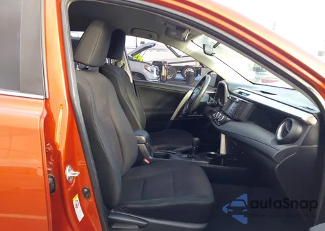 2016 Toyota Rav4 Le z USA, uszkodzony, nr VIN JTMZFREV5GJ073321